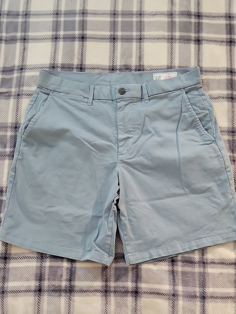 GAP Men’s Sky Blue Flat-Front Chino Shorts